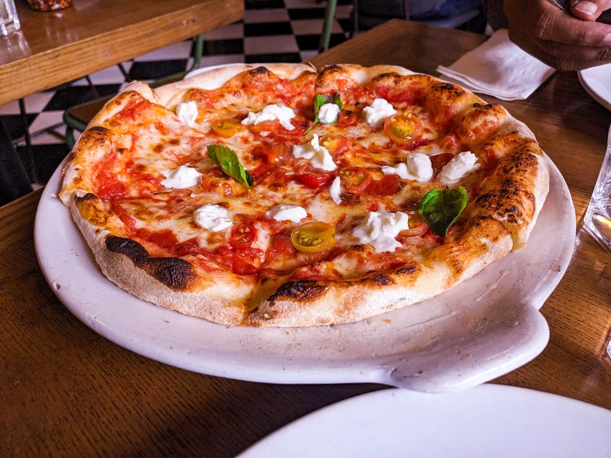 Pizza a la burrata
